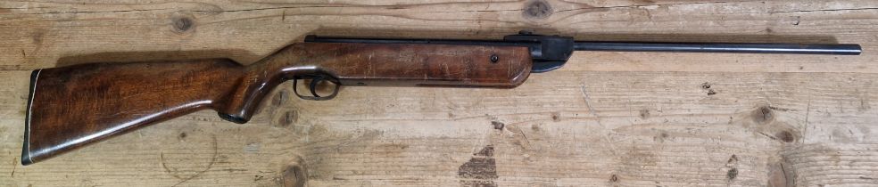 A Gunmark Phantom .22 calibre break barrel air rifle, serial no.B28037, 107cm long, with soft