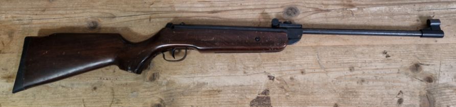 A Chinese QB15 .177 calibre air rifle, 98cm long, serial no.W800154. (BUYER MUST BE 18 YEARS OLD