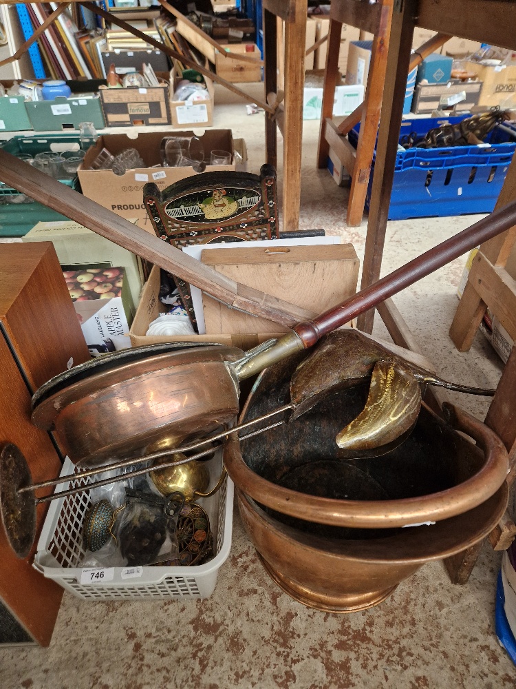 A mixed lot of metalware including copper coal scuttle, copper and brass warming pain, brassware,