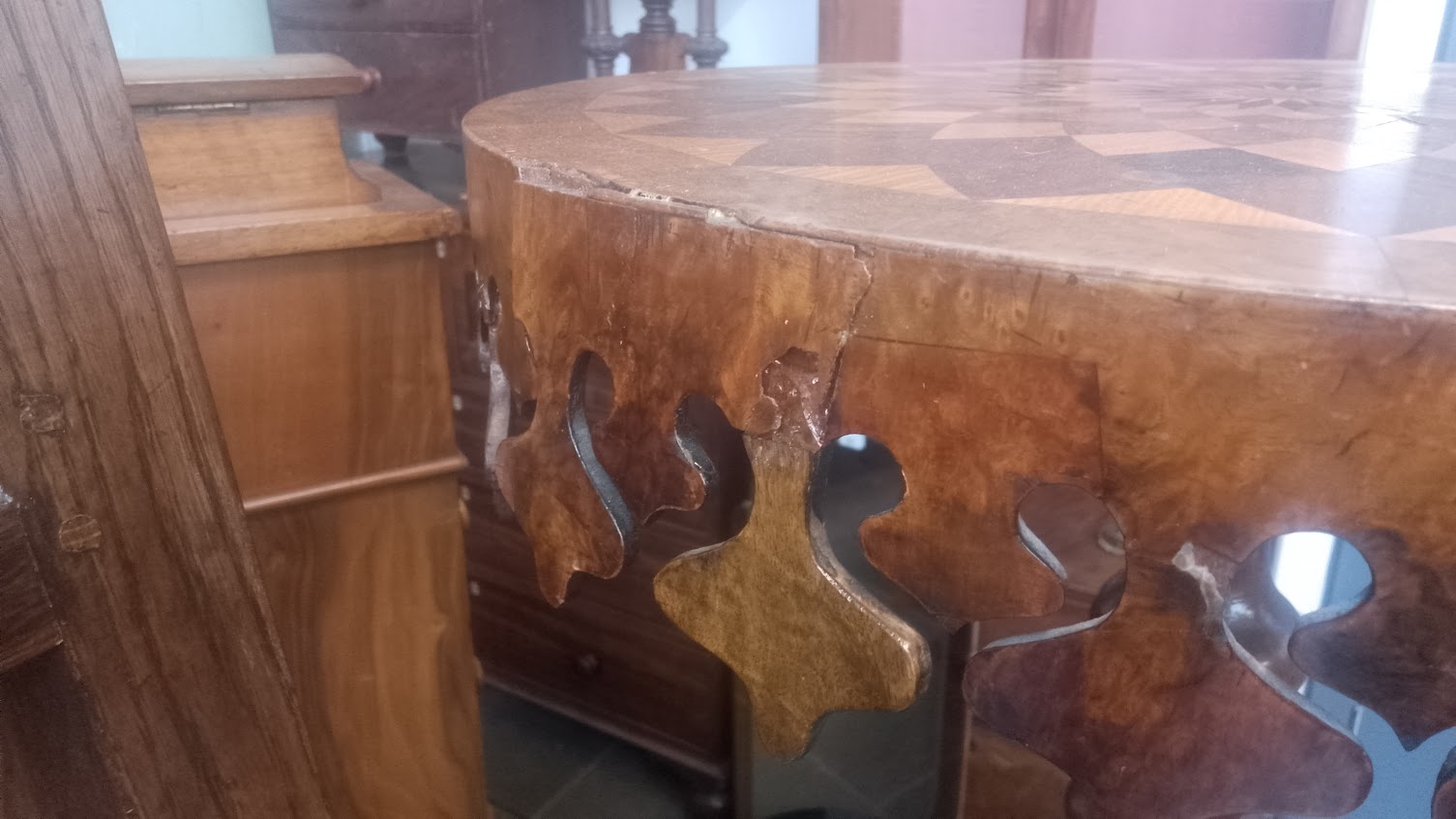 A Victorian oak and walnut parquetry inlaid pedestal table with various specimen woods to the top. - Image 6 of 9