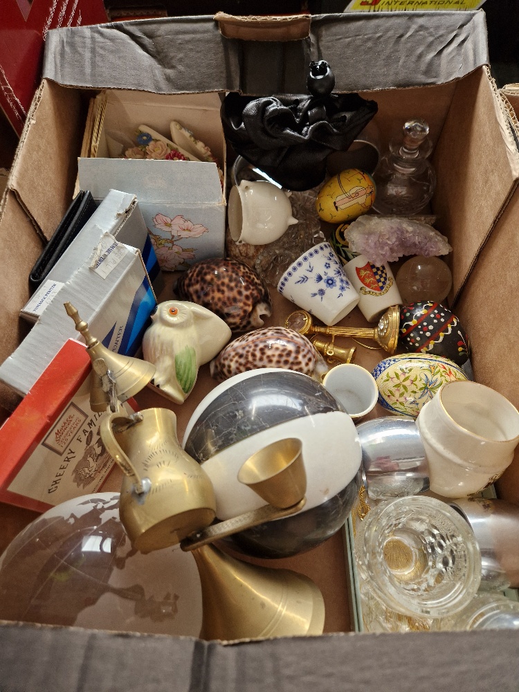 Four boxes of assorted collectables including pens, sewing machine accessories, Geobel glass.... - Image 7 of 9