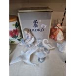 Lladro figurine ‘Best Friend’ (07620) in original box together with 4 Lladro geese