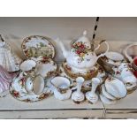 Royal Albert Old Country Roses china approx. 37 pieces