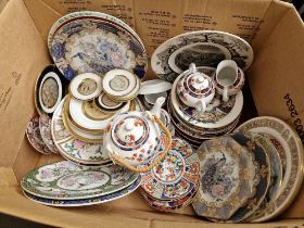A box of assorted mainly oriental and other modern porcelain including Chokin and similar,
