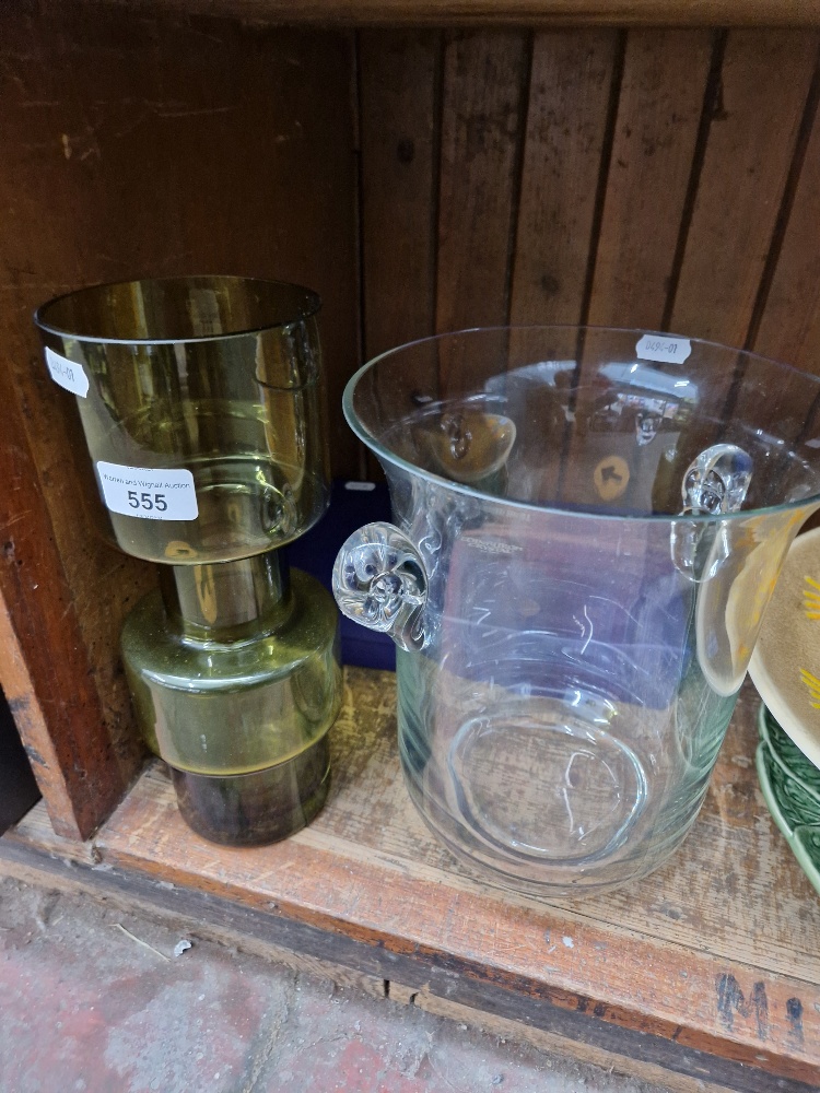 A mixed lot of glassware comprising Tamara Aladin green glass vase, boxed set of Edinburgh crystal