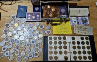 A collection of assorted GB & world coins & banknotes to include silver plated coins, Ceylon 1971