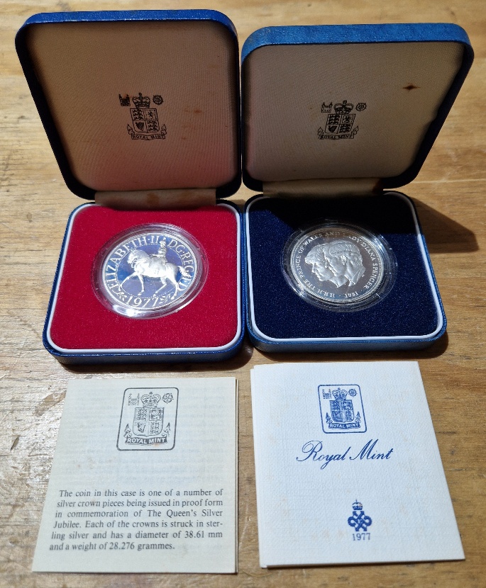 Two Royal Mint silver proof crowns, 1977 & 1981, with certificates, in cases.