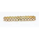 A Italian "Rolex" link bracelet, marked '375', length 16.5cm, weight 13.7g. Condition - clasp button