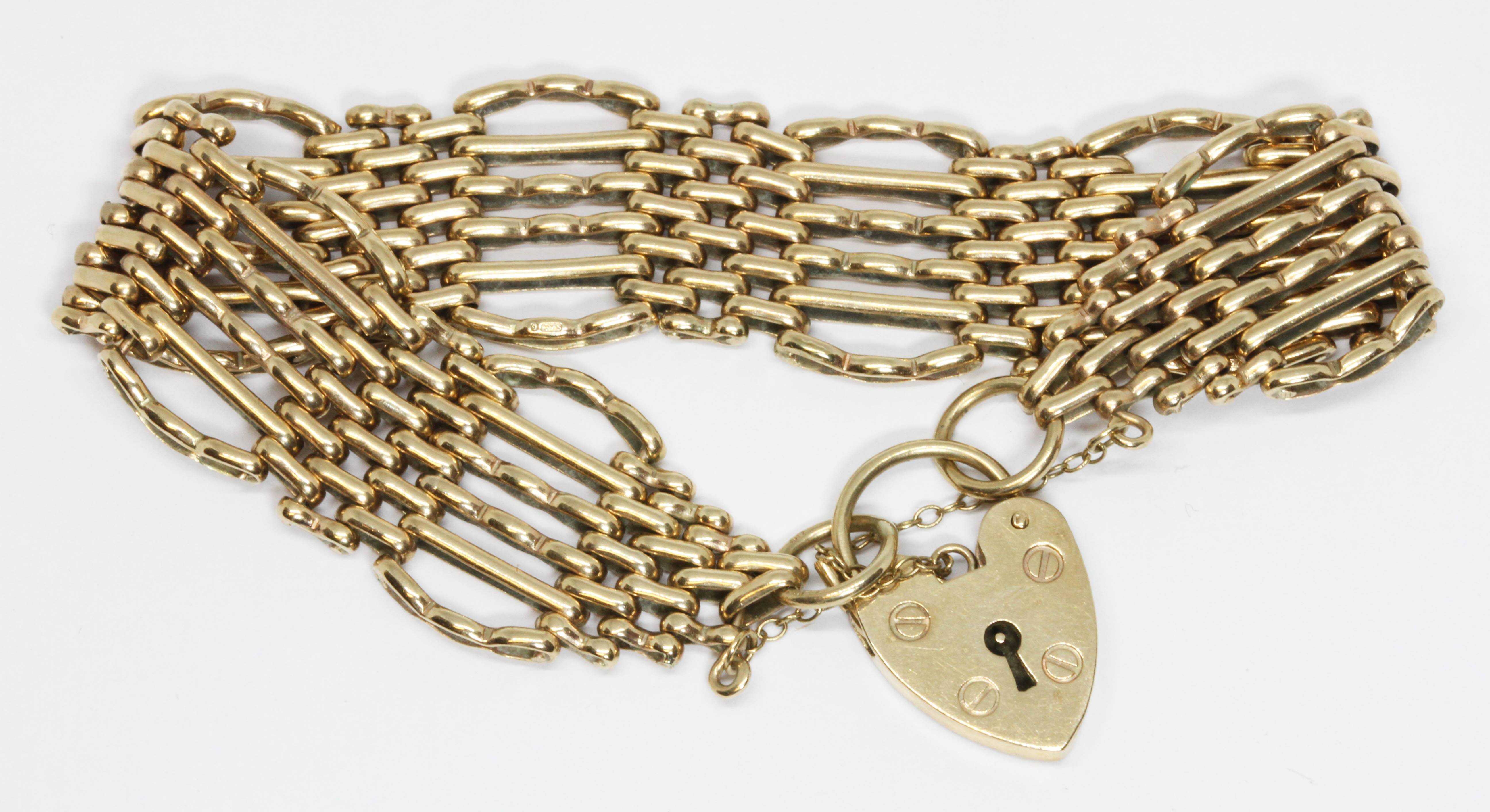 A 9ct gold bracelet, heart shaped padlock clasp, length 19cm, gross weight 27.8g.