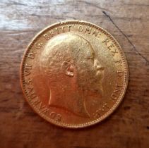 An Edward VII 1904 sovereign.