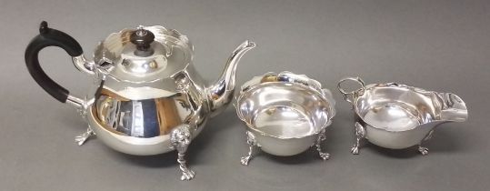 An Edward VII three piece hallmarked silver tea set, John Hunt (Preston), London 1909, gross