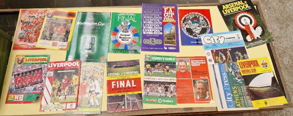 Approx. 100 Liverpool FC programmes. - Image 3 of 3
