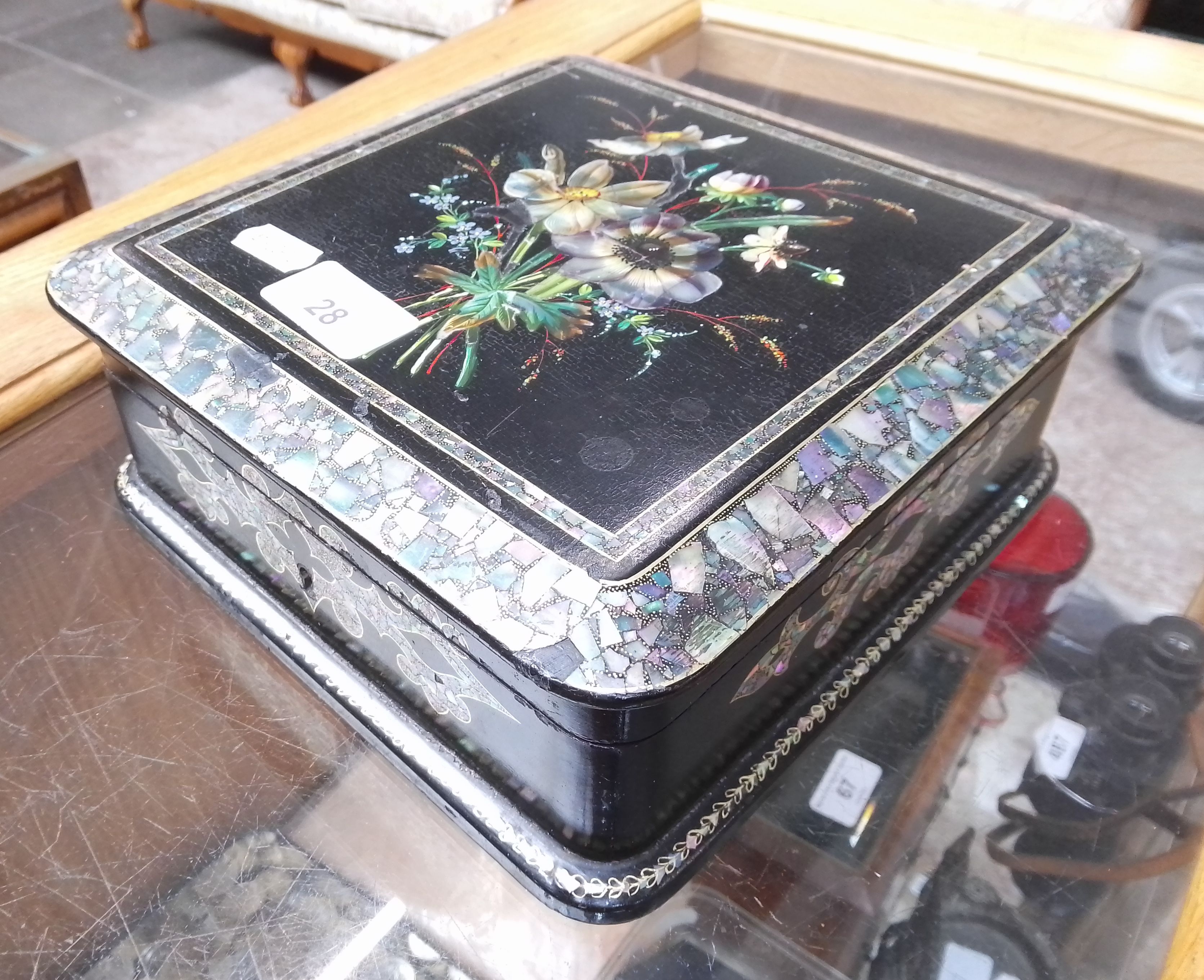 A Victorian black lacquer and mother of pearl inlaid jewellery box with quilted interior and - Image 18 of 19