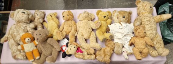 15 vintage teddy bears including Merrythought, Chad Valley, growler bear, etc.