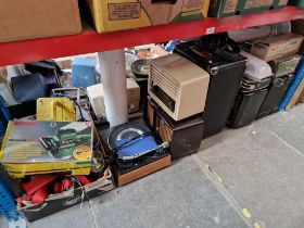 A mixed lot of electricals including vintage radios, amps etc.