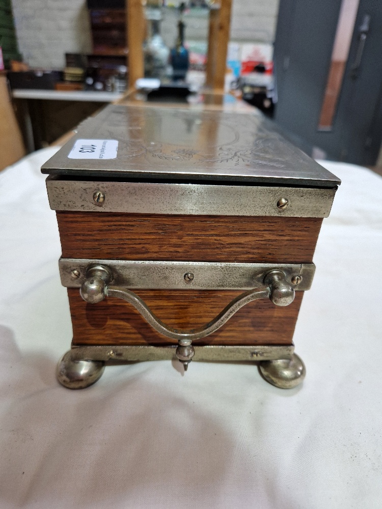 A silver plated oak tea caddy, circa 1900, the tope engraved with butterflies and acorns. - Image 3 of 7