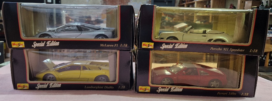 Two boxes of mainly die-cast vehciles including Burago and Maisto. - Bild 2 aus 4