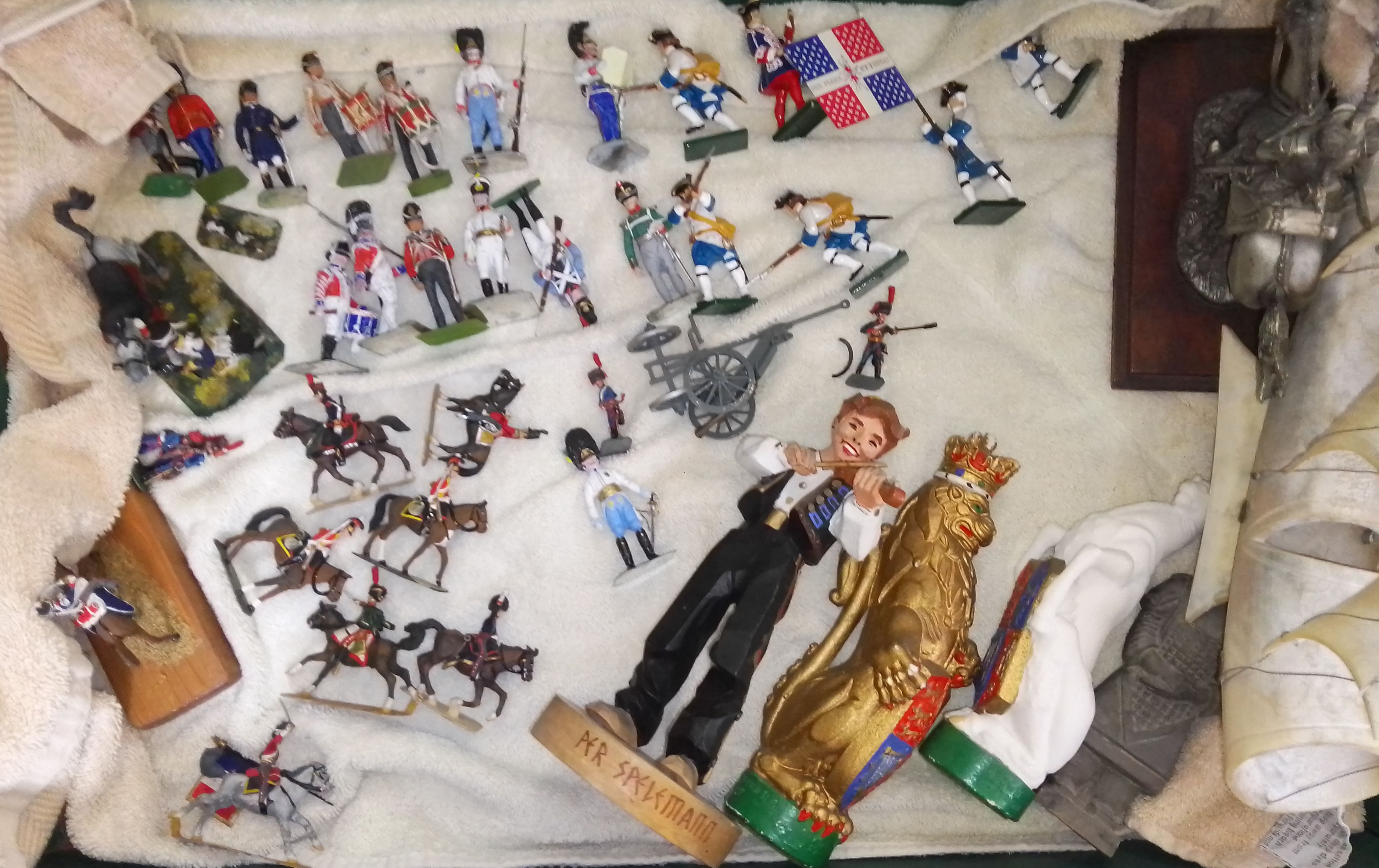 Three boxes of metal military figures including Chas Stadden and large scale figures unmarked. - Image 3 of 3