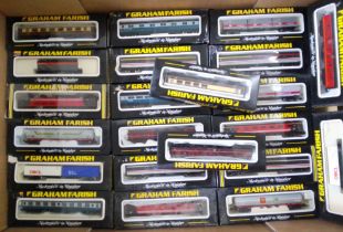 A group of 22 Graham Farish by Bachmann N gauge rolling stock/carriages
