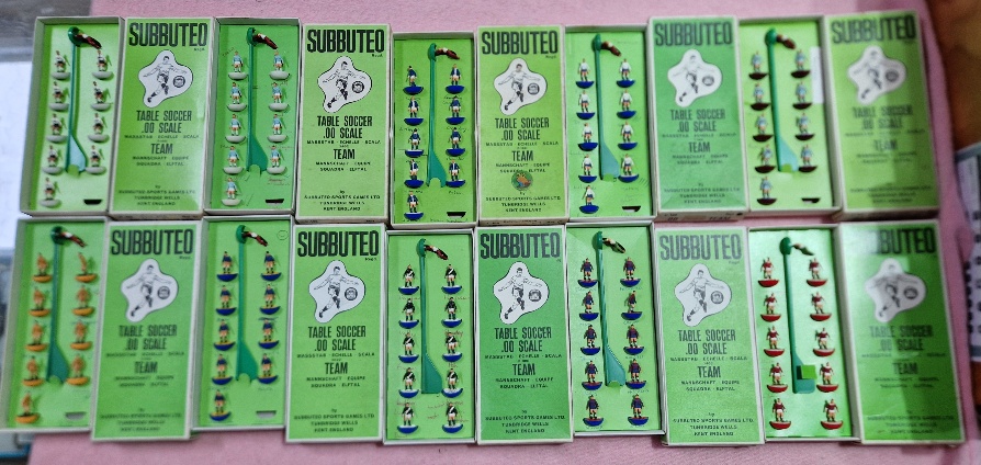 A group of 21 HW Subbuteo teams in original boxes plus 1 other to include 19,101,138 (full sets)... - Image 2 of 2