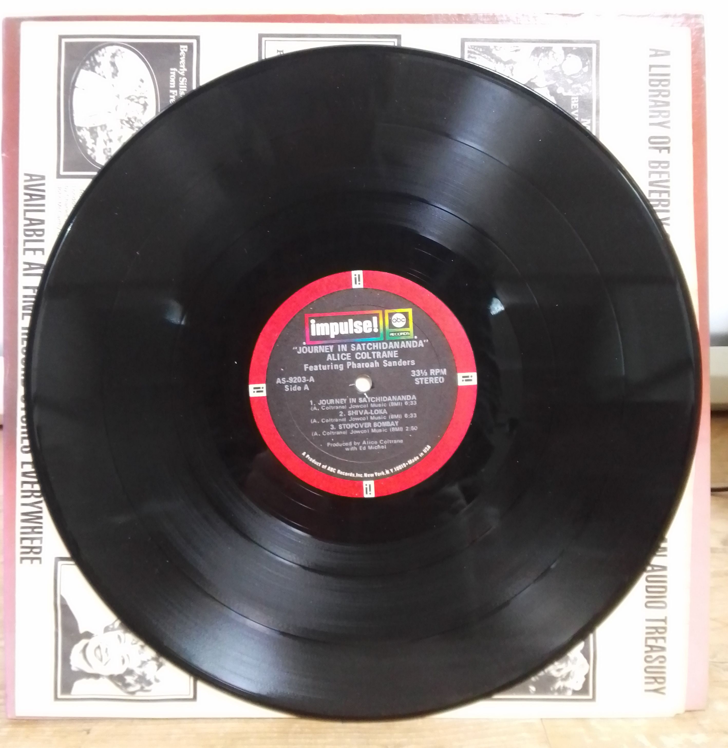Alice Coltrane Featuring Pharoah Sanders - Journey In Satchidananda, gatefold stereo LP, 1st - Image 3 of 5