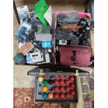 Assorted collectables to include 35mm cameras, vintage cameras, a cased set of snooker balls,