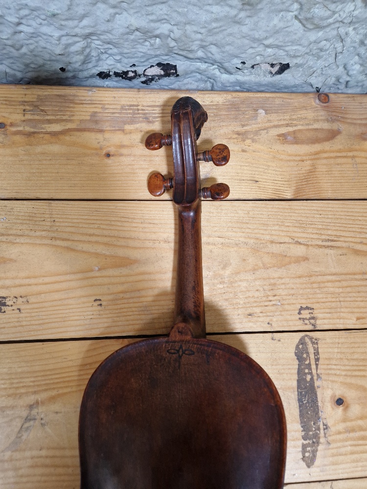 A German 19th century violin, one piece back, length 355mm, with bow stamped Homa, in hard case. - Image 12 of 18