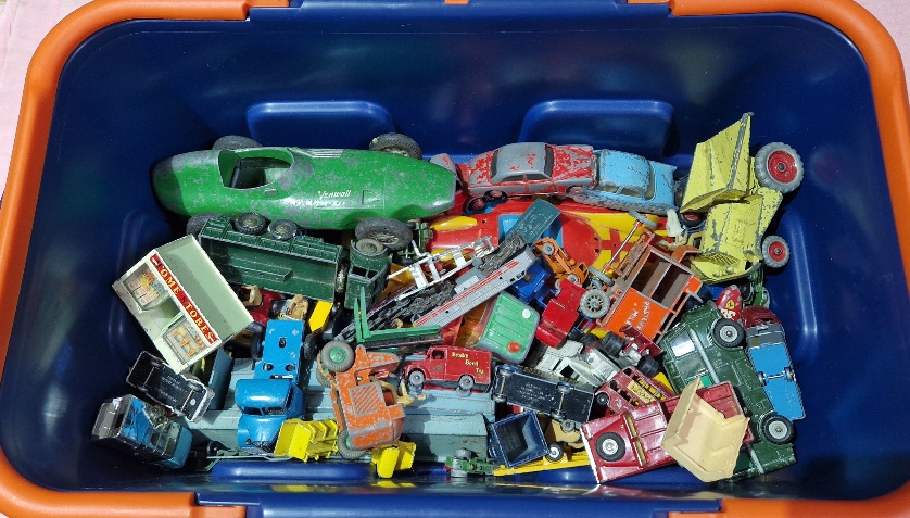 A box of assorted diecast vehicles to include Dinky, Corgi & Lesney etc.