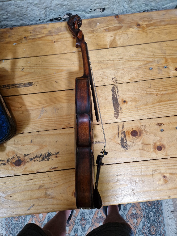 A German 19th century violin, one piece back, length 355mm, with bow stamped Homa, in hard case. - Image 13 of 18