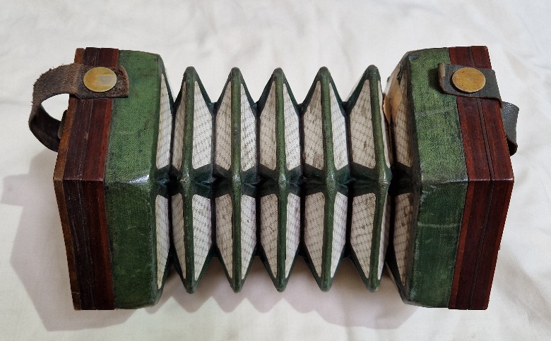 A Victorian concertina squeeze box, the mahogany case marked 'G F Wilson, London', together with a - Bild 6 aus 9