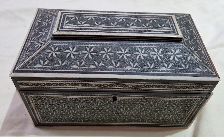 An Indian 19th century Vizagapatam bone inlaid tea caddy, length 23cm. - Image 7 of 9