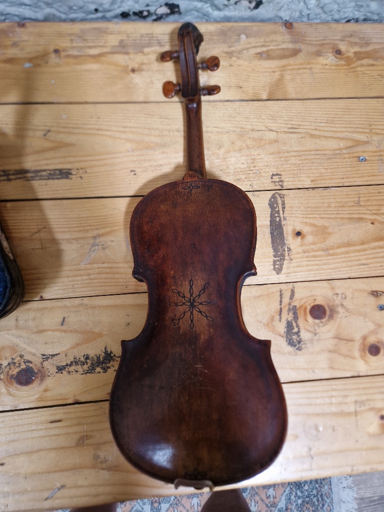 A German 19th century violin, one piece back, length 355mm, with bow stamped Homa, in hard case. - Image 10 of 18