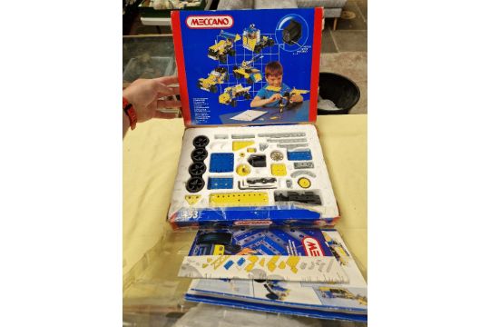 A box of Meccano No 3