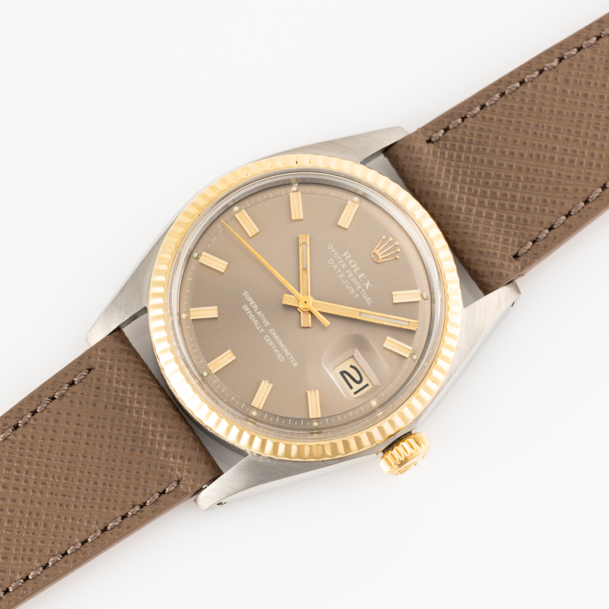 A GENTLEMAN'S SIZE STEEL & GOLD ROLEX OYSTER PERPETUAL DATEJUST WRIST WATCH CIRCA 1973, REF. 1601 - Image 3 of 7