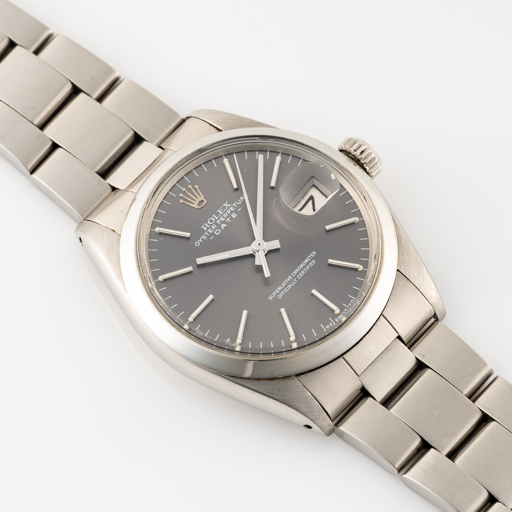 A GENTLEMAN'S SIZE STAINLESS STEEL ROLEX OYSTER PERPETUAL DATE WRIST WATCH CIRCA 1972, REF. 1500 - Image 3 of 8