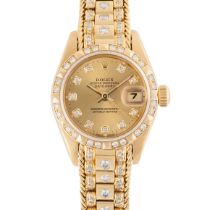 A LADY'S FINE & RARE 18K SOLID GOLD & DIAMOND ROLEX OYSTER PERPETUAL DATEJUST BRACELET WATCH CIRCA