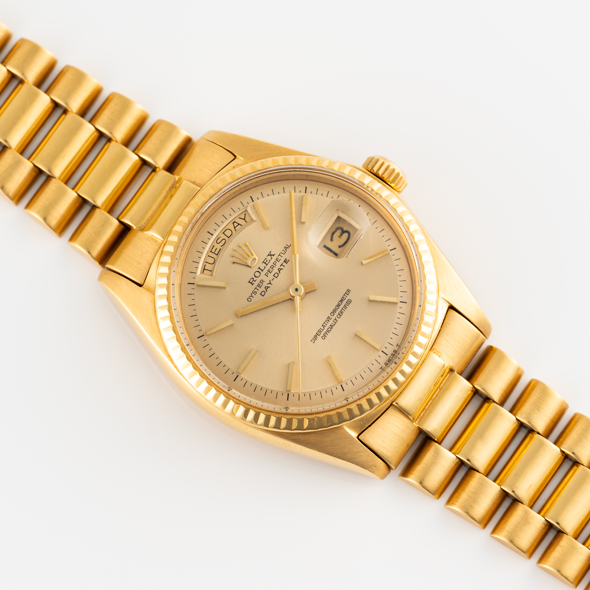 A GENTLEMAN'S SIZE 18K SOLID YELLOW GOLD ROLEX OYSTER PERPETUAL DAY DATE BRACELET WATCH CIRCA - Image 4 of 9