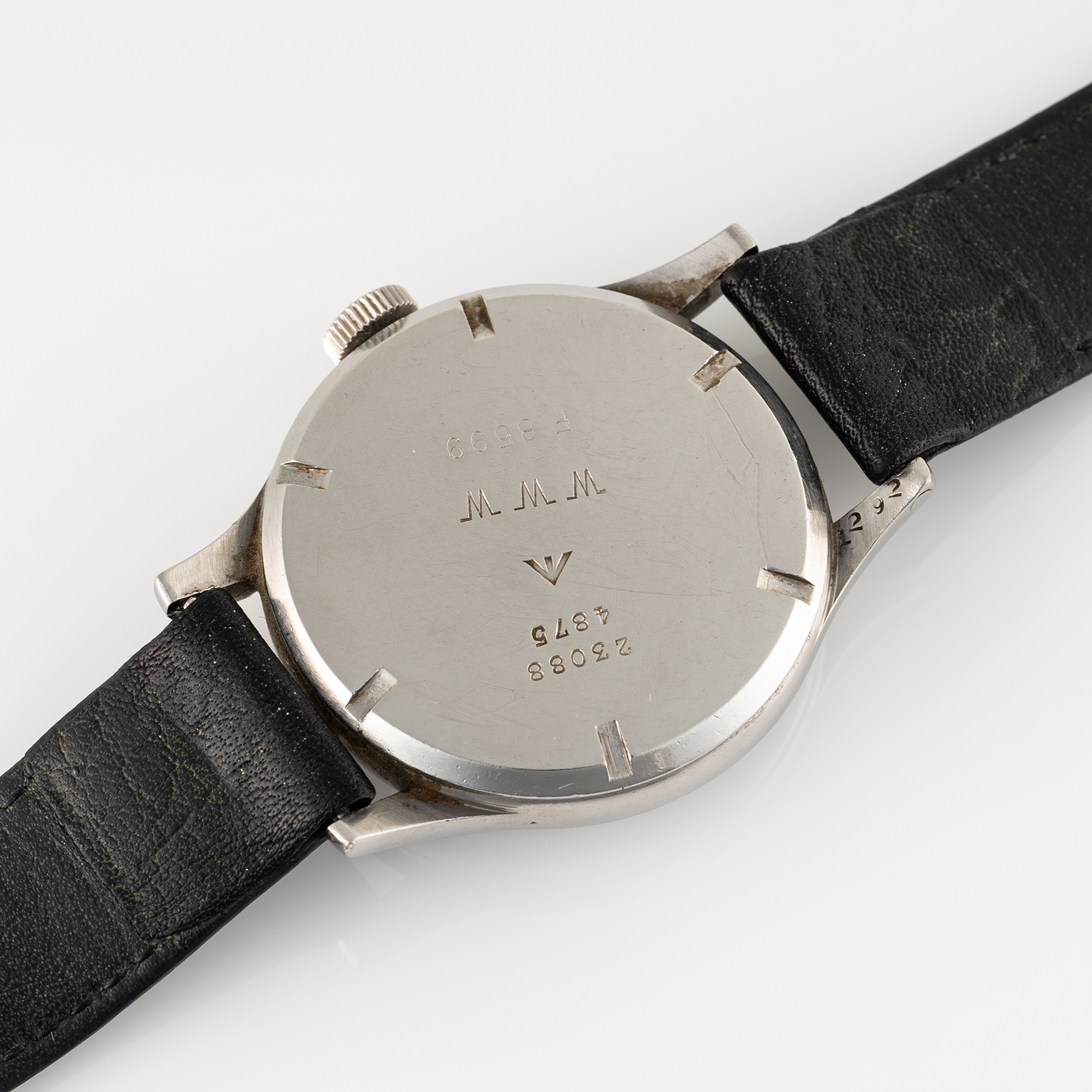 A GENTLEMAN'S STAINLESS STEEL BRITISH MILITARY LONGINES W.W.W. WRIST WATCH CIRCA 1945, PART OF - Image 7 of 8