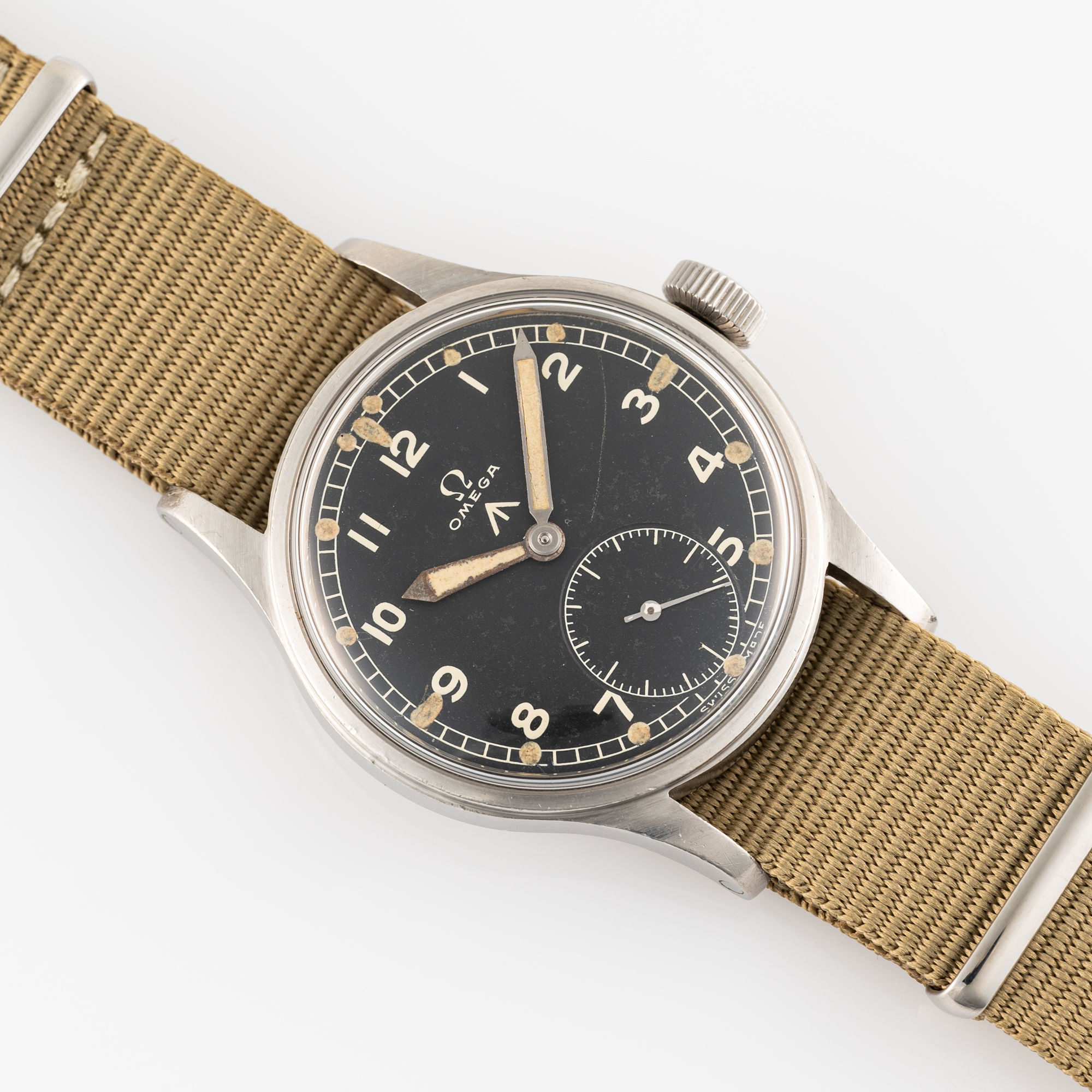 A GENTLEMAN'S STAINLESS STEEL BRITISH MILITARY OMEGA W.W.W. WRIST WATCH CIRCA 1945, PART OF THE " - Image 3 of 8