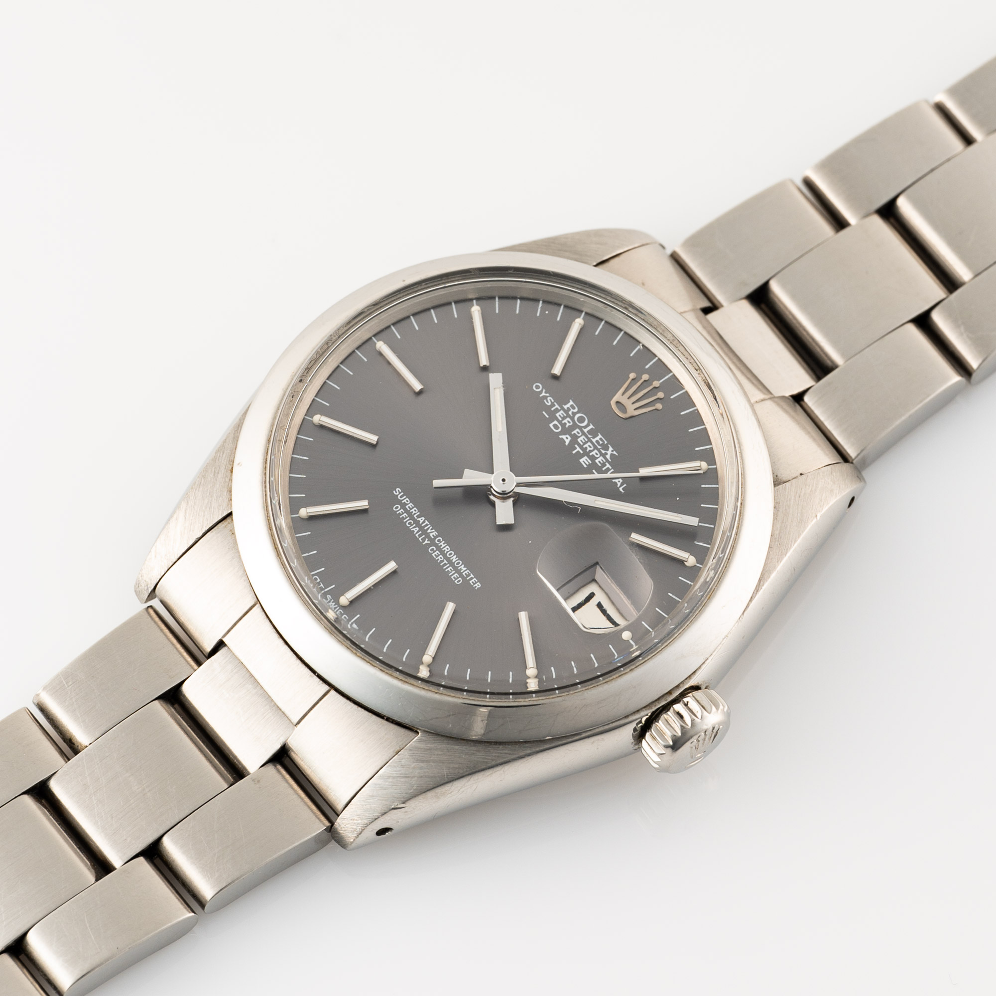 A GENTLEMAN'S SIZE STAINLESS STEEL ROLEX OYSTER PERPETUAL DATE WRIST WATCH CIRCA 1972, REF. 1500 - Image 4 of 8