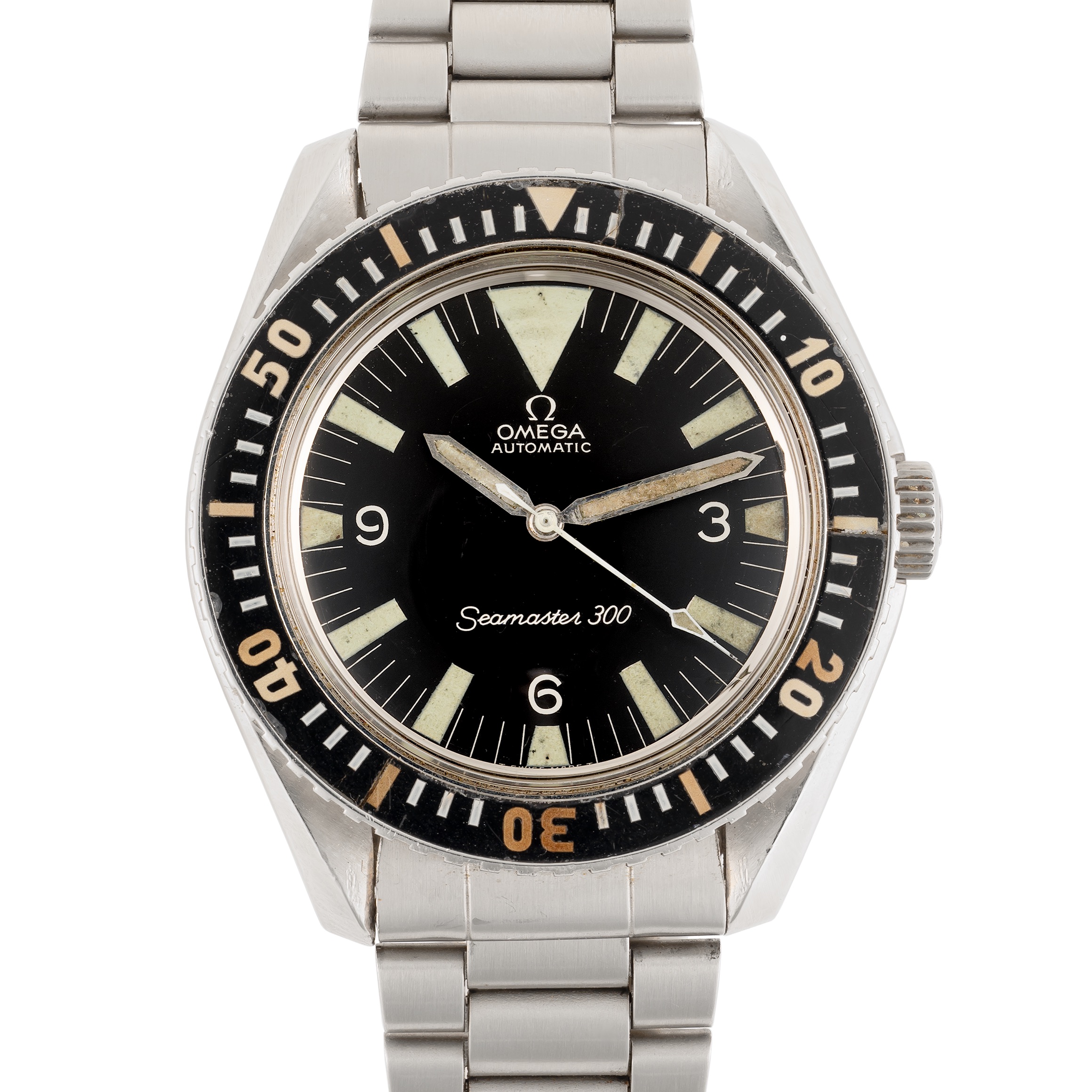 A GENTLEMAN'S SIZE STAINLESS STEEL OMEGA SEAMASTER 300 DIVERS BRACELET WATCH CIRCA 1965, REF. 165. - Image 3 of 10