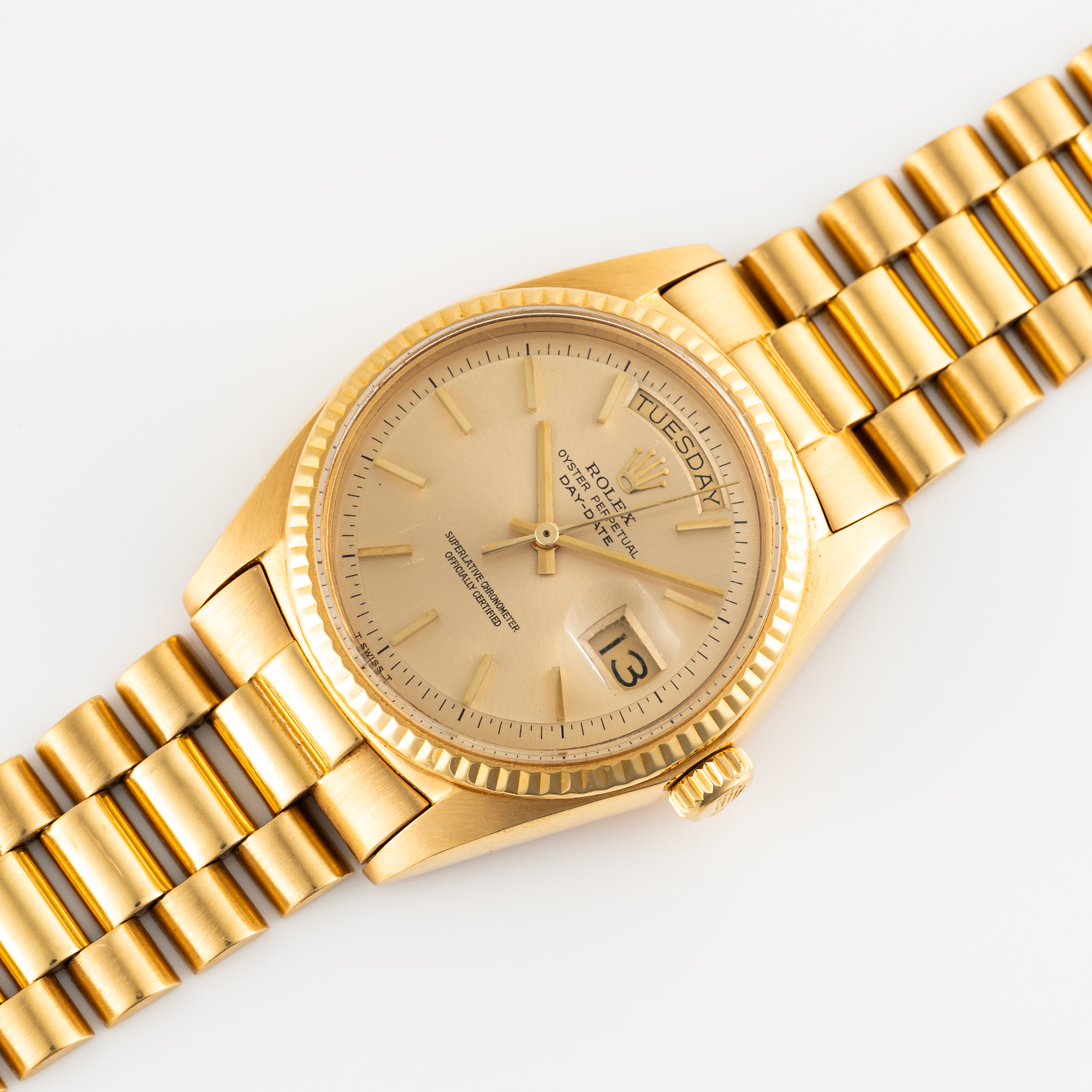 A GENTLEMAN'S SIZE 18K SOLID YELLOW GOLD ROLEX OYSTER PERPETUAL DAY DATE BRACELET WATCH CIRCA - Image 3 of 9