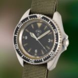 A VERY RARE GENTLEMAN'S STAINLESS STEEL BRITISH MILITARY ROYAL NAVY CWC AUTOMATIC DIVERS WRIST WATCH