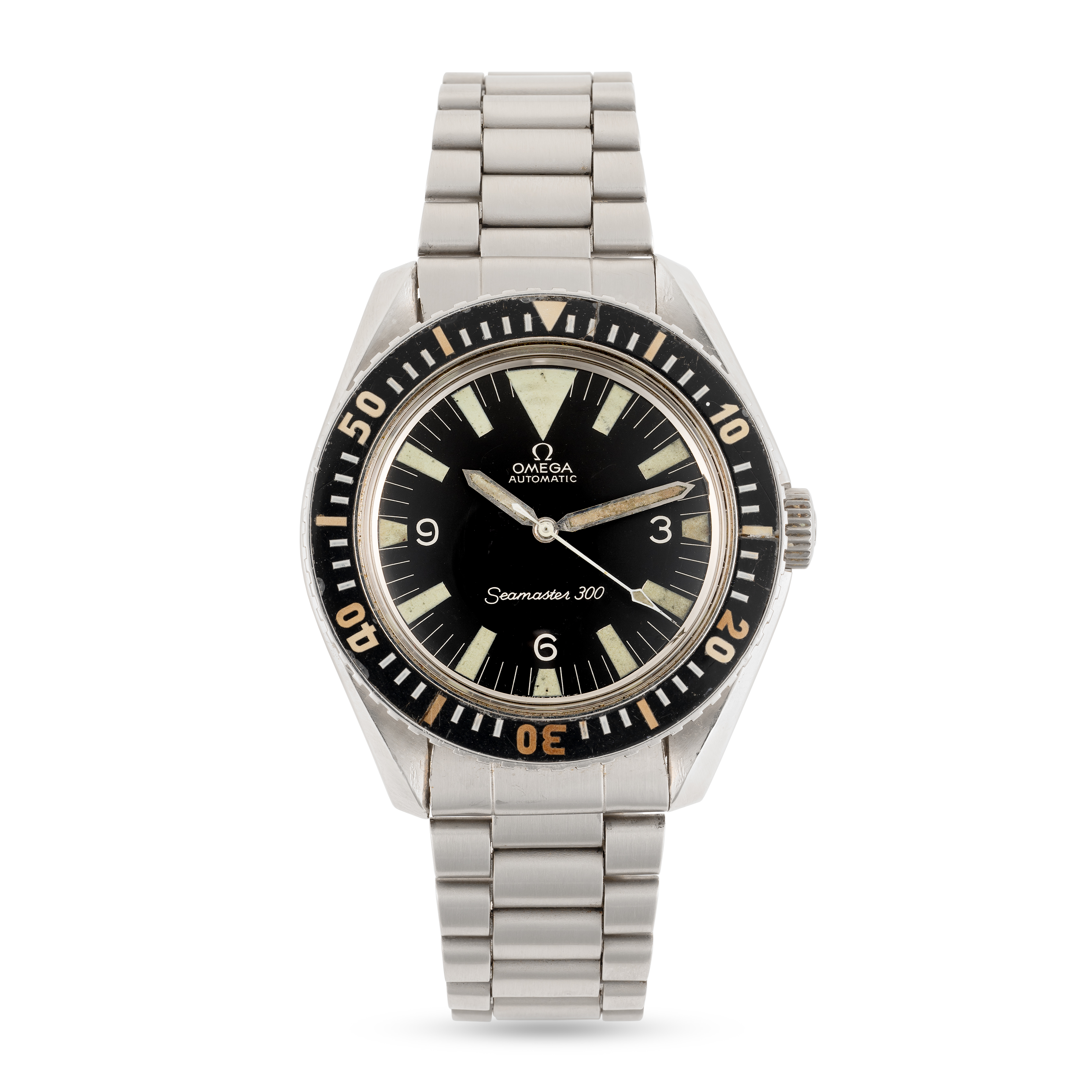 A GENTLEMAN'S SIZE STAINLESS STEEL OMEGA SEAMASTER 300 DIVERS BRACELET WATCH CIRCA 1965, REF. 165. - Image 2 of 10
