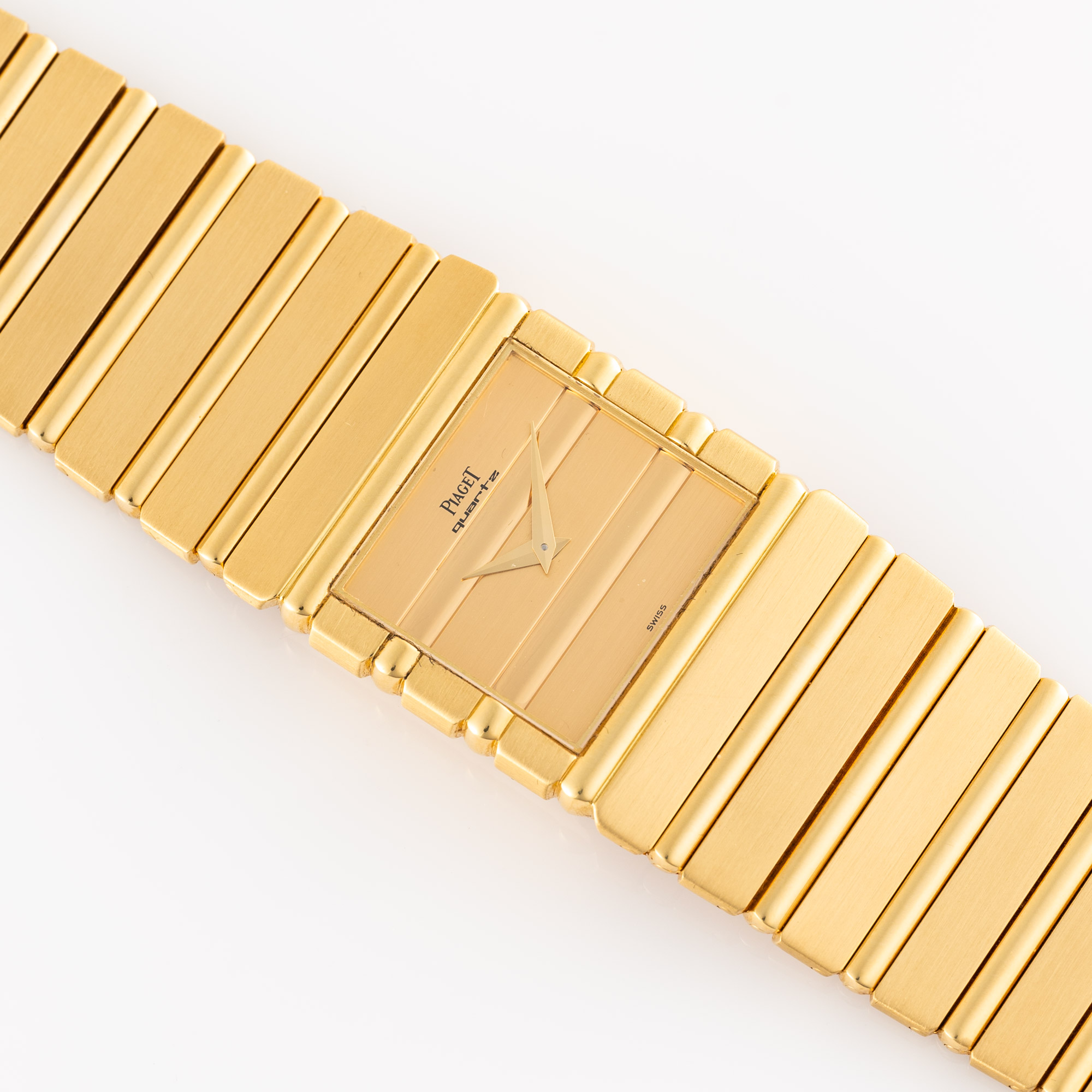 A GENTLEMAN'S SIZE 18K SOLID GOLD PIAGET POLO BRACELET WATCH CIRCA 1970s, REF. 7131 FIRST SERIES - Image 3 of 8