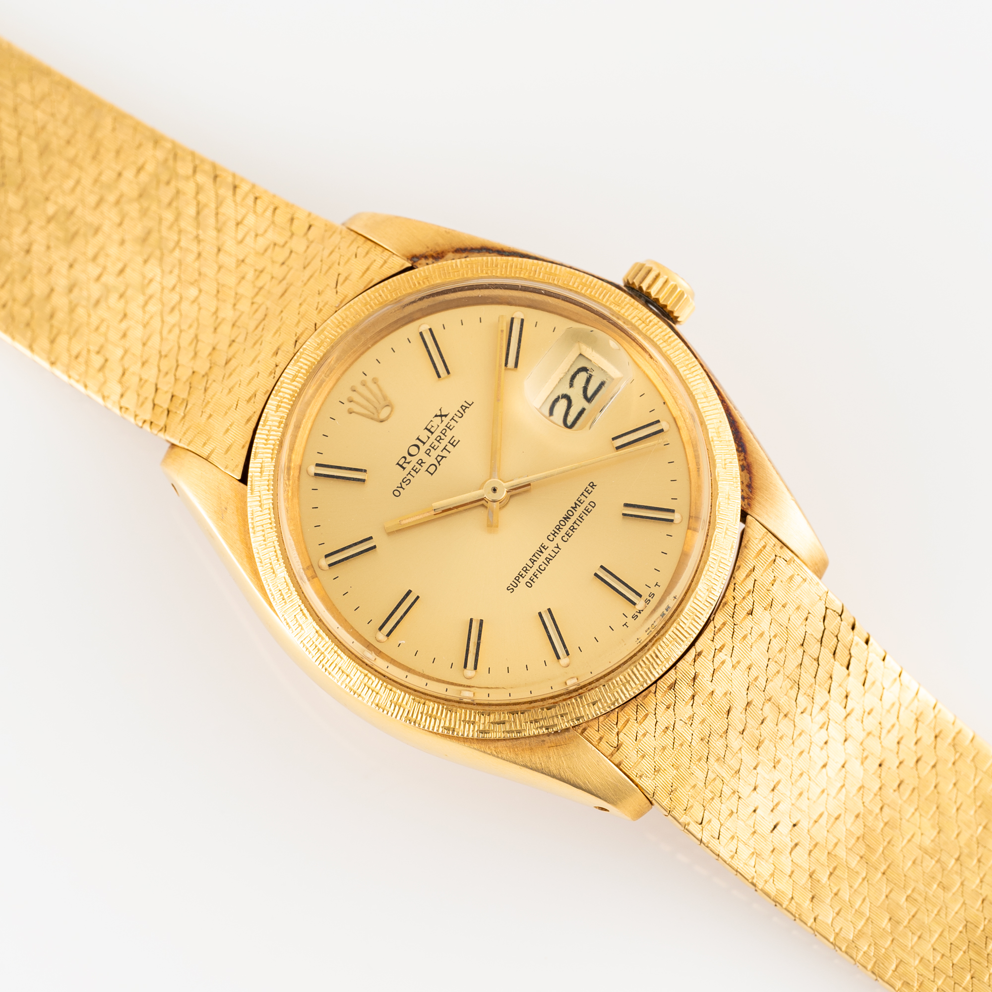 A RARE GENTLEMAN'S SIZE 18K SOLID GOLD ROLEX OYSTER PERPETUAL DATE BRACELET WATCH DATED 1978, REF. - Image 5 of 12