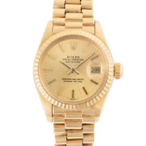 A LADY'S 18K SOLID GOLD ROLEX OYSTER PERPETUAL DATEJUST BRACELET WATCH CIRCA 1977, REF. 6917/8