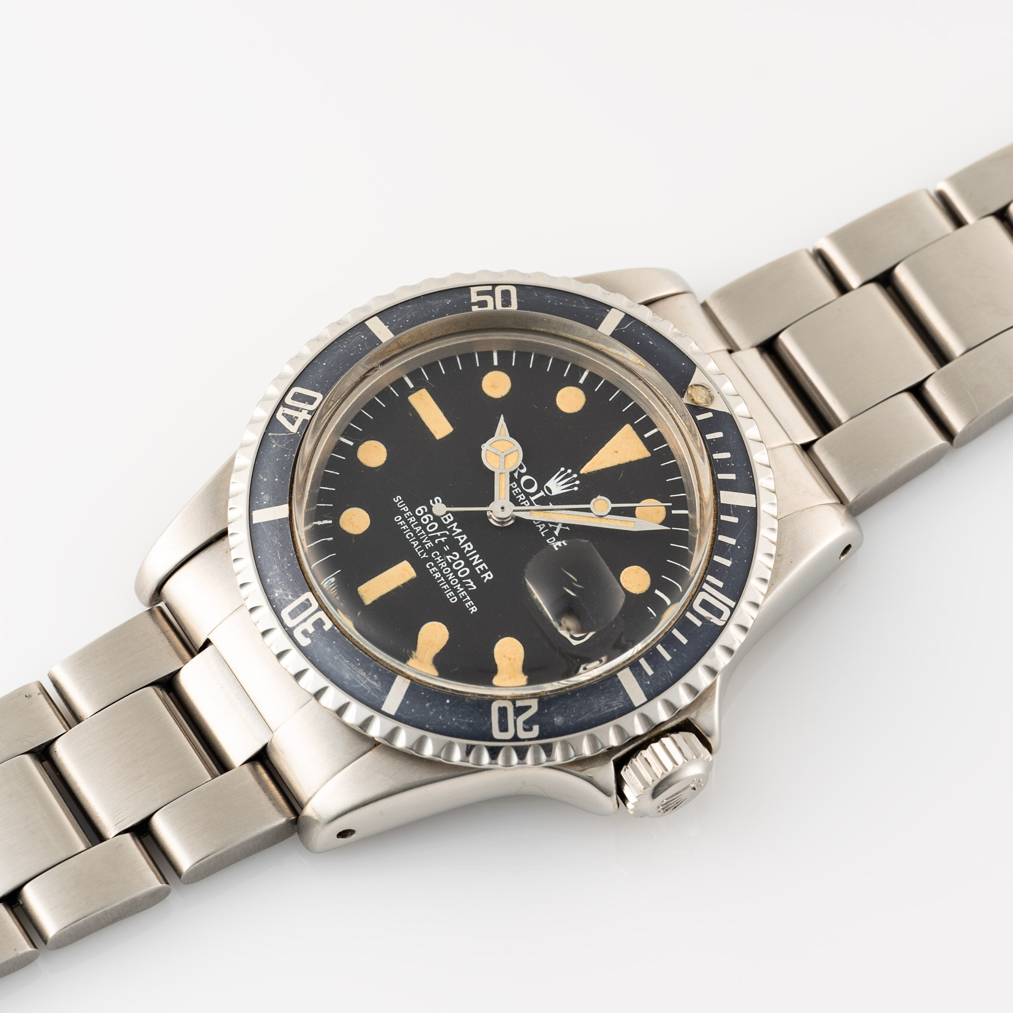 A GENTLEMAN'S SIZE STAINLESS STEEL ROLEX OYSTER PERPETUAL DATE SUBMARINER BRACELET WATCH CIRCA 1979, - Image 5 of 10