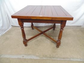 20th century oak drawleaf table on turned legs with cross stretchers - 35.75" x 37.75" x 29.25" tall