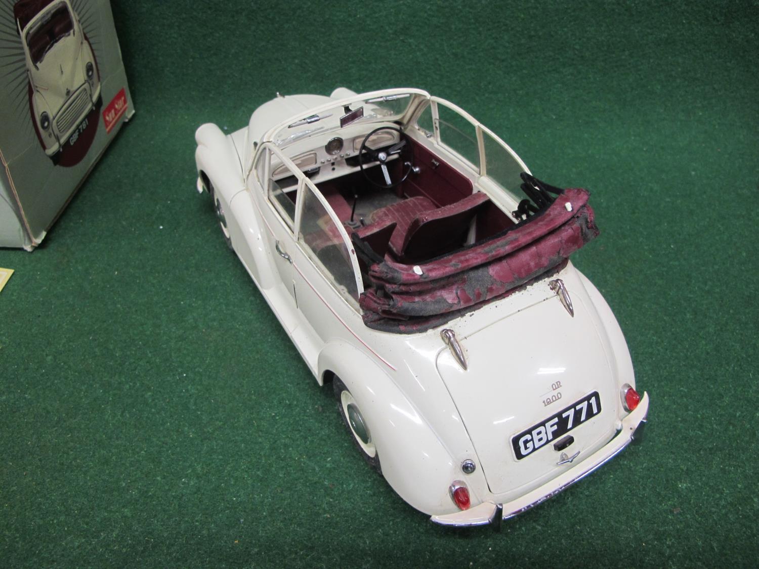 Boxed Sun Star 1:12 scale diecast model of a 1956 Morris Minor 1000 convertible in Old English White - Image 3 of 3